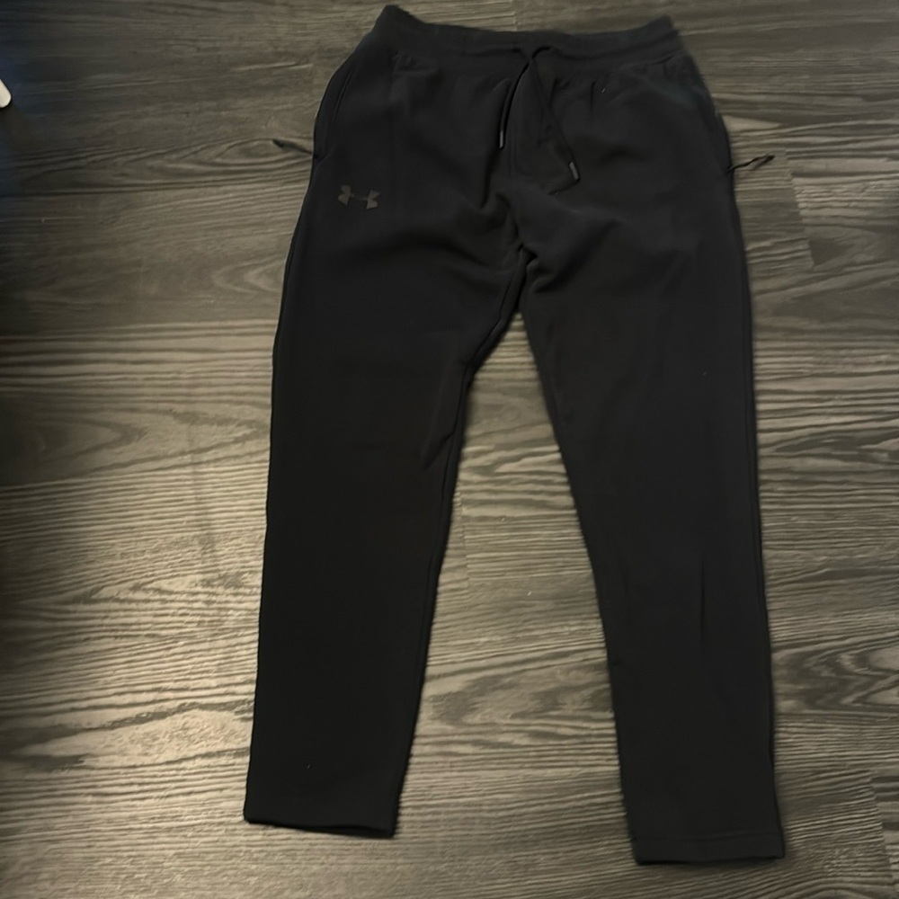 🍍UNDER ARMOUR FITTED COLD WEAR🍍DRAW STRING🍍POCKETS🍍SIZE LARGE🍍O-1